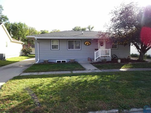 716 4th St, Sheldon, IA, 51201-1602 | Card Image