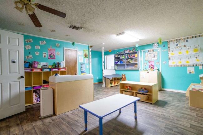 402 W Converse St, House other with 5 bedrooms, 1 bathrooms and null parking in Weimar TX | Image 23