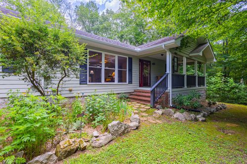 127 Bobtown Cir, Sewanee, TN, 37375-2129 | Card Image