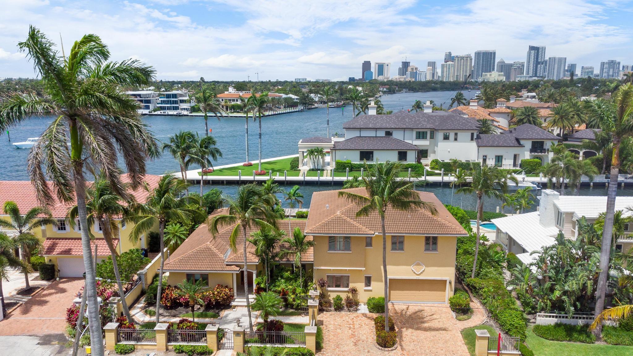 Royal Plaza Dr, Fort Lauderdale, FL 33301