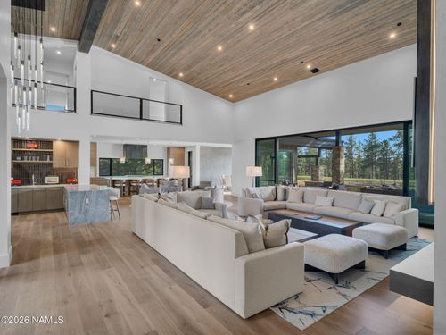 2733 E Byrds View Dr, Flagstaff, AZ, 86005-3100 | Card Image