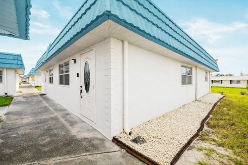 apt-27-1801 Bedford Ln, Sun City Center, FL, 33573-6027 | Card Image