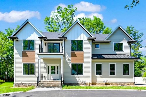 17 Arlington Dr, Livingston, NJ, 07039-4418 | Card Image