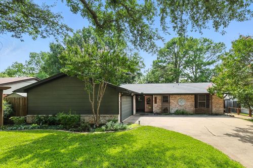 1601 Cimarron Trl, Grapevine, TX, 76051-4819 | Card Image