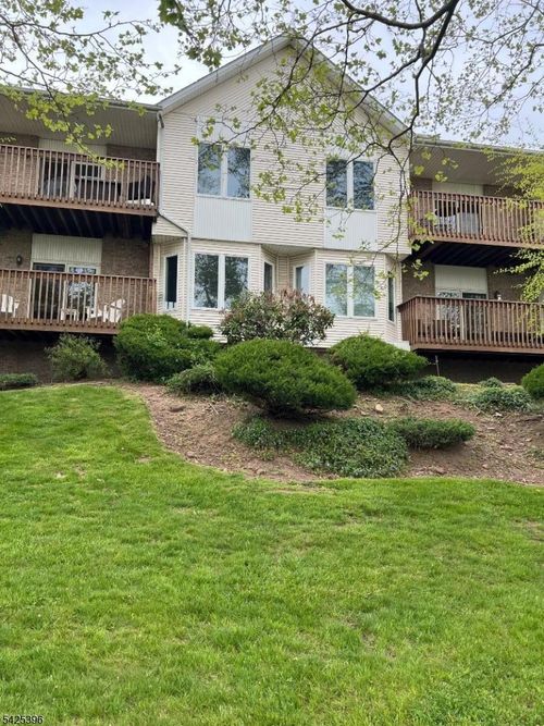 5-5 Di Donna Ct, Clifton, NJ, 07013-2500 | Card Image