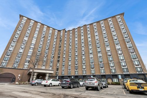 unit-717-1 Renaissance Pl, Palatine, IL, 60067-3639 | Card Image