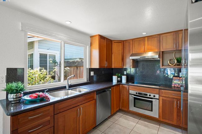 139 Justin Cir, House other with 3 bedrooms, 2 bathrooms and 2 parking in Alameda CA | Image 14