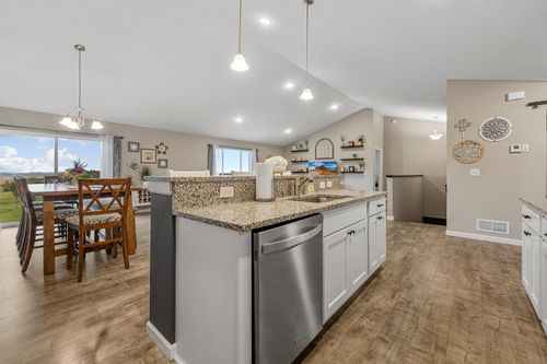 920 Amelia Ct Ne, Montgomery, MN, 56069-2127 | Card Image