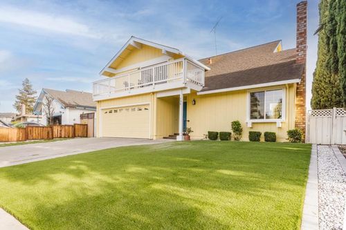 130 Juneberry Ct, San Jose, CA, 95136-2402 | Card Image