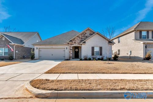 104 Grove Hill Cir, New Market, AL, 35761-7003 | Card Image