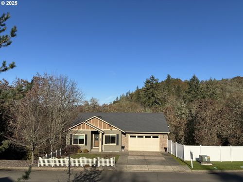 286 Winchester Creek Ave, Winchester, OR, 97495-8946 | Card Image