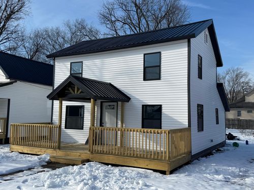 207 W Railroad St, Dowagiac, MI, 49047-1409 | Card Image