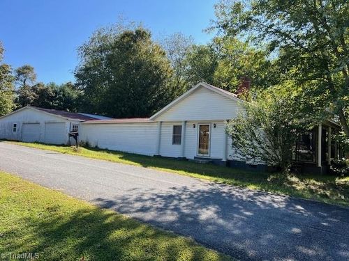 110 Moncus Ln, State Road, NC, 28676-9268 | Card Image