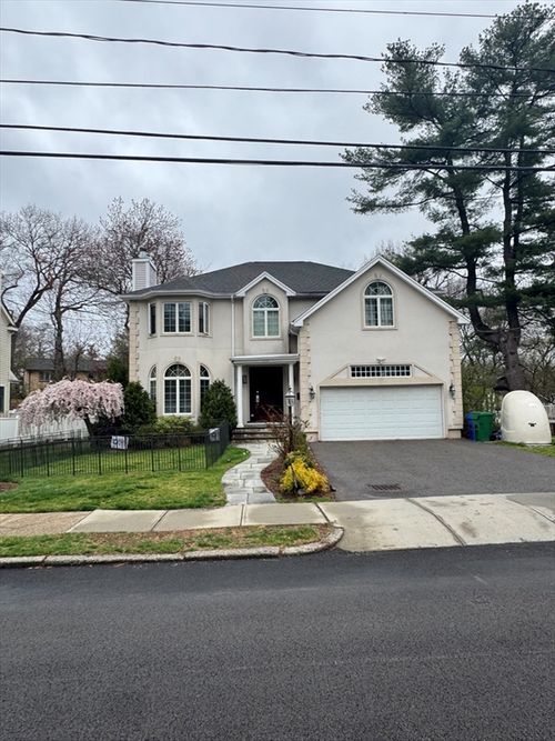 138 Hartman Rd, Newton, MA, 02459 | Card Image