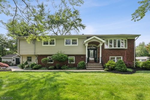 9 Marts Ln, Pine Brook, NJ, 07058-9747 | Card Image