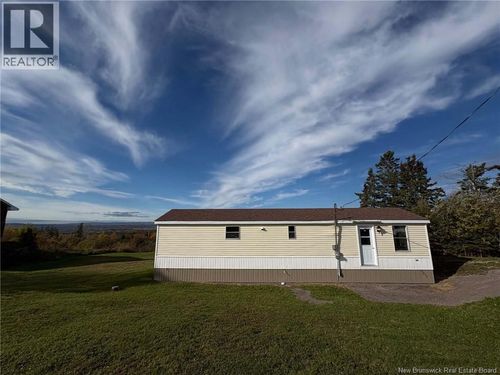 402 Memramcook Rd E, Memramcook, NB, E4K1N6 | Card Image