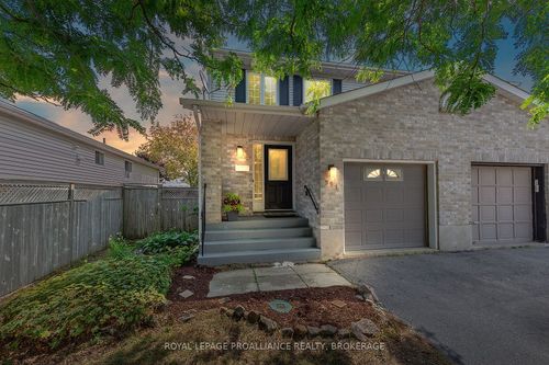 981 Warburton Cres, Kingston, ON, K7M8L1 | Card Image