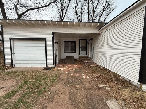 521 E Davis St, Tipton, OK, 73570 | Card Image