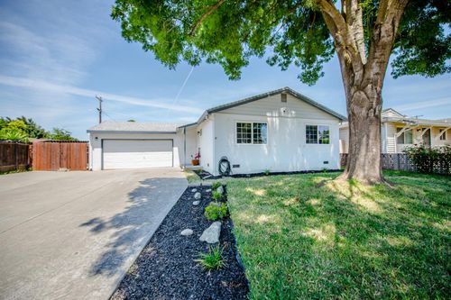 140 Lassen Place, Woodland, CA, 95695 | Card Image