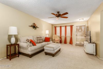 13812 N Garden Court Drive, Condo with 2 bedrooms, 2 bathrooms and null parking in Sun City AZ | Image 2