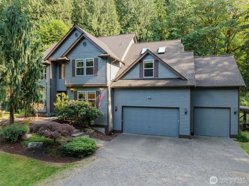 10930 Kelly Road Ne, Carnation, WA, 98014 | Card Image