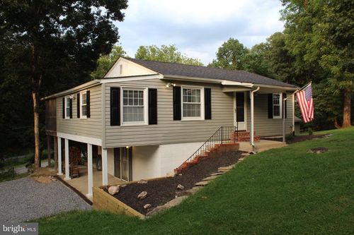 98 Greenwood Rd, HARPERS FERRY, WV, 25425-6973 | Card Image