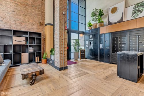 410-729 Sangamon St, Chicago, IL, 60642-0011 | Card Image