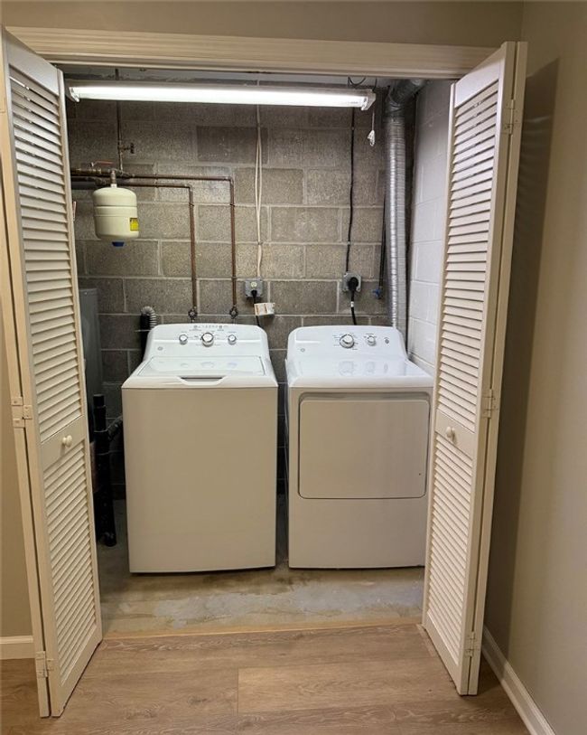 124 Hillvue Dr, Townhouse with 3 bedrooms, 3 bathrooms and 1 parking in Seven Fields PA | Image 27