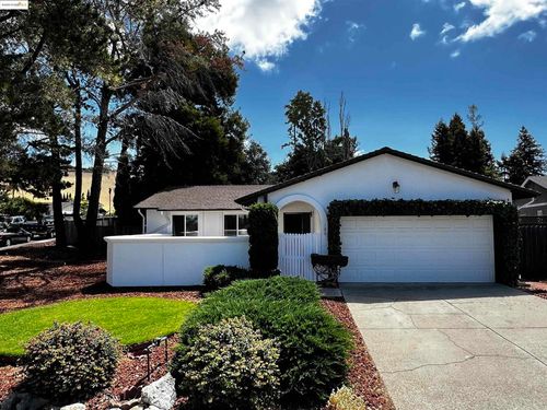 100 Lily Ct, Hercules, CA, 94547-1218 | Card Image
