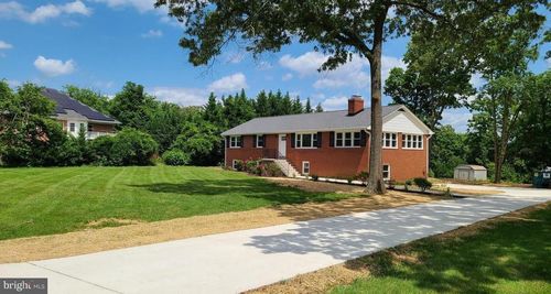 7 Cedar Dr, STERLING, VA, 20164-8607 | Card Image
