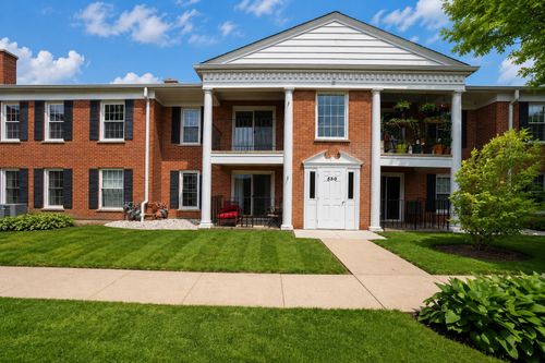 104-530 Shorely Dr, Barrington, IL, 60010-3305 | Card Image