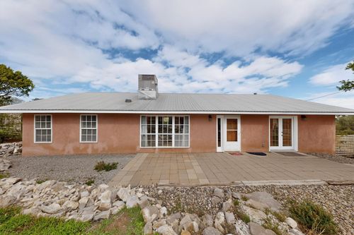 16 Strait Way, Edgewood, NM, 87015-9069 | Card Image