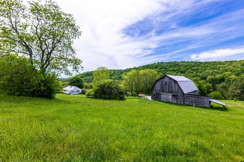 88 Van Dyke Rd, Strafford, VT, 05072-9758 | Card Image