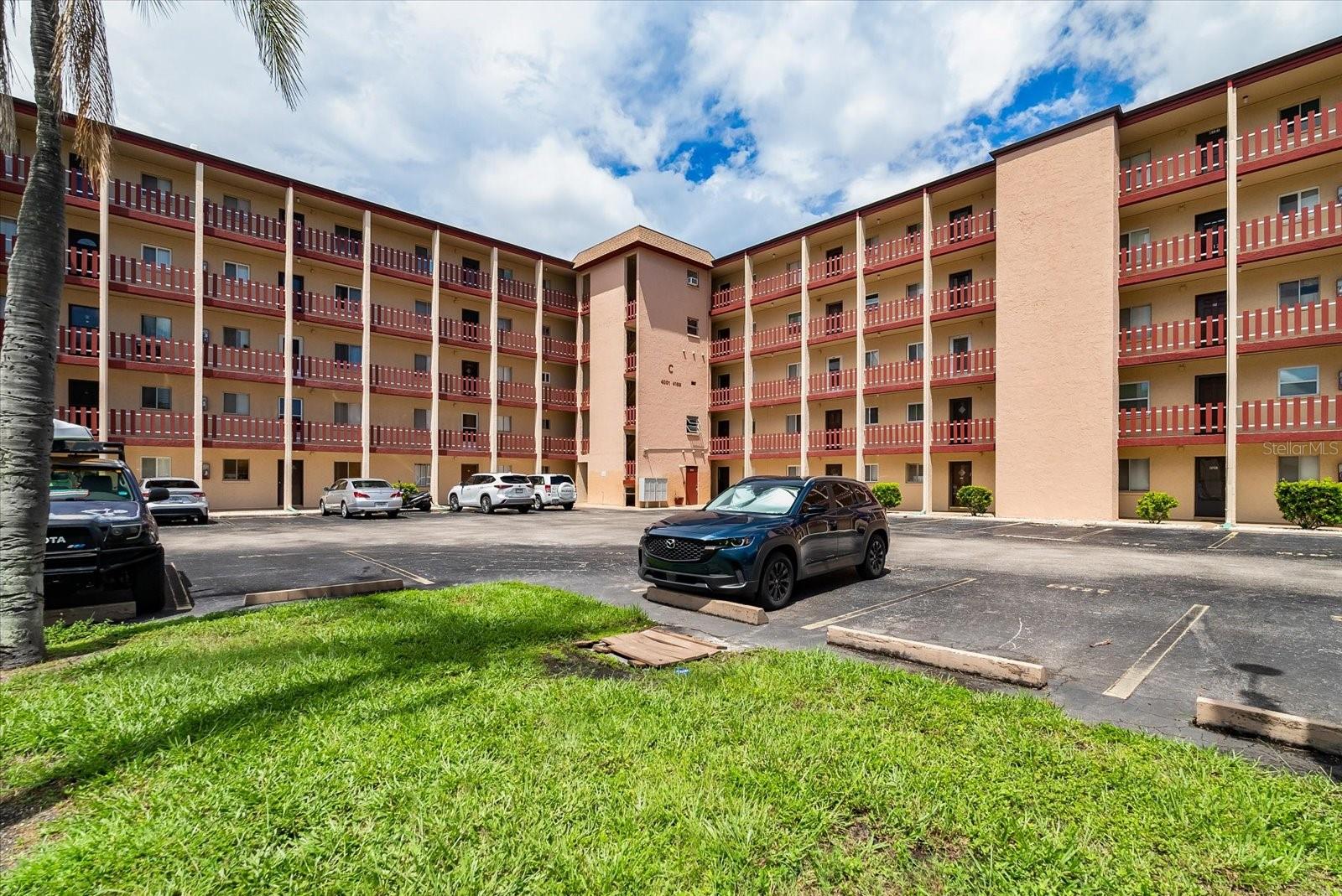 Lake Bayshore Dr, Bradenton, FL 34205