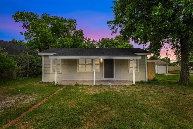 8208 Kender Ln, House other with 3 bedrooms, 1 bathrooms and null parking in White Settlement TX | Image 7