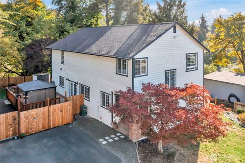 204 5th Ave, Milton, WA, 98354-9604 | Card Image