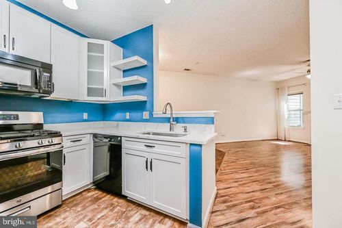apt-105-13070 Autumn Woods Way, FAIRFAX, VA, 22033-5140 | Card Image