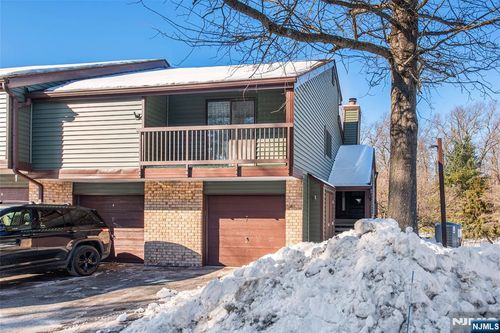 7 Summit Ct, Annandale, NJ, 08801-1501 | Card Image