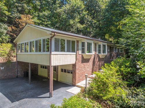 446 Deerhaven Ln, Hendersonville, NC, 28791-8613 | Card Image