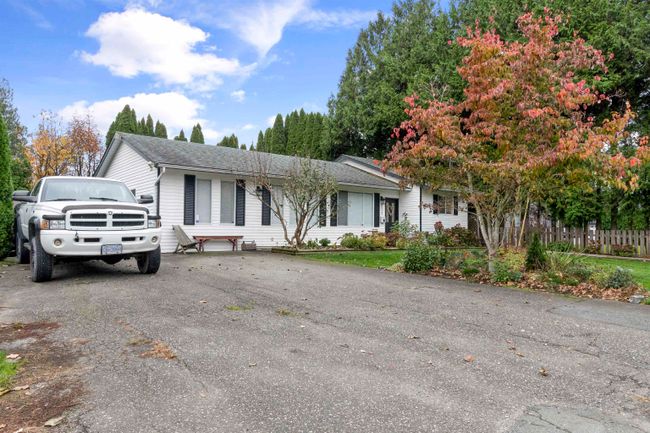45312 Crescent Drive, House other with 3 bedrooms, 1 bathrooms and 6 parking in Chilliwack BC | Image 1