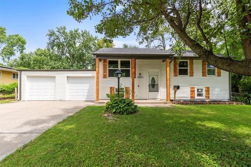 18512 E Cheyenne Dr, Independence, MO, 64056-2080 | Card Image