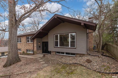 4414 37th Ave, Rock Island, IL, 61201-9214 | Card Image