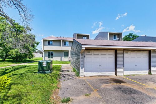 5636 Brookdale Dr N, Brooklyn Park, MN, 55443-3105 | Card Image