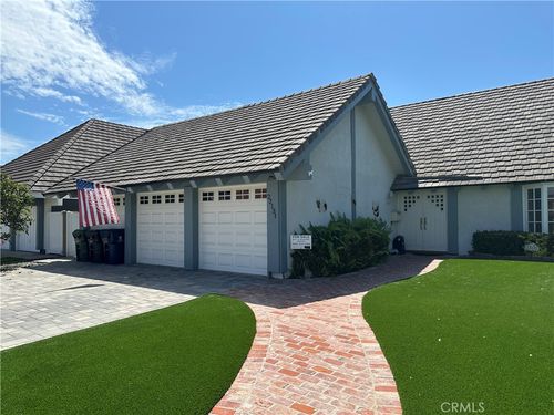 22131 Wood Island Ln, Huntington Beach, CA, 92646-8439 | Card Image