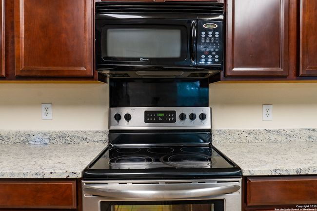 9534 Anderson Way, House other with 3 bedrooms, 3 bathrooms and null parking in Converse TX | Image 40
