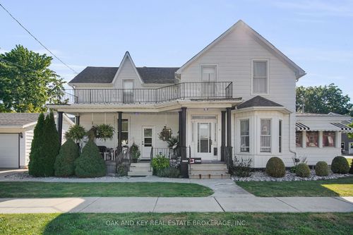 {{alt}} | Card Image