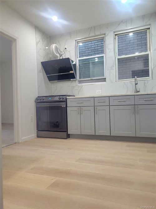 220 Jamaica Ave, New York, NY, 11428 | Card Image