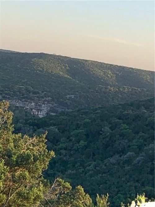 20 Winchester Rd, Leakey, TX, 78873-4401 | Card Image