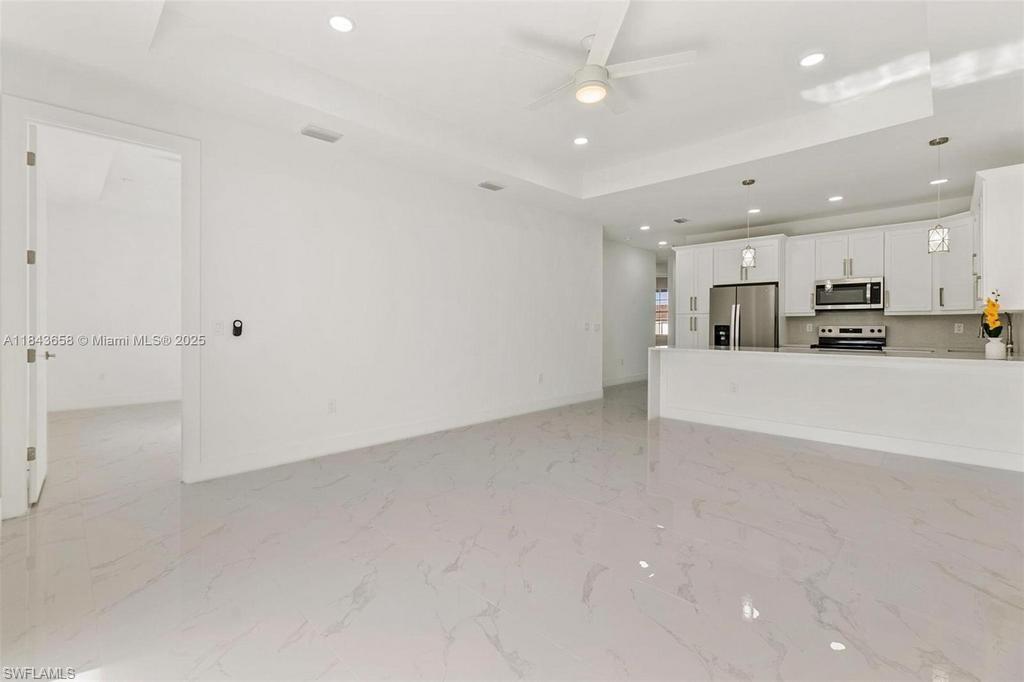 Residential Lease in LEHIGH ACRES 5