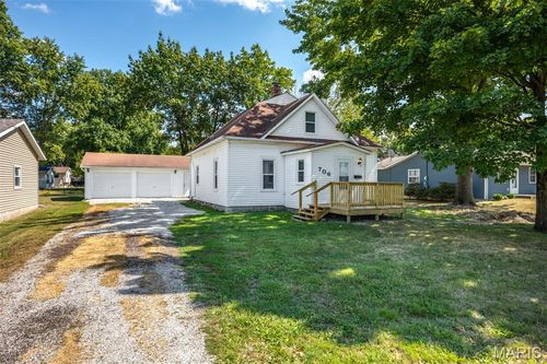 706 S Hibbard St, Staunton, IL, 62088-1736 | Card Image